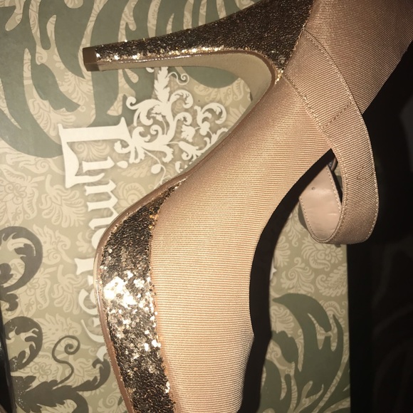 Shoes - Picture 4 of 4